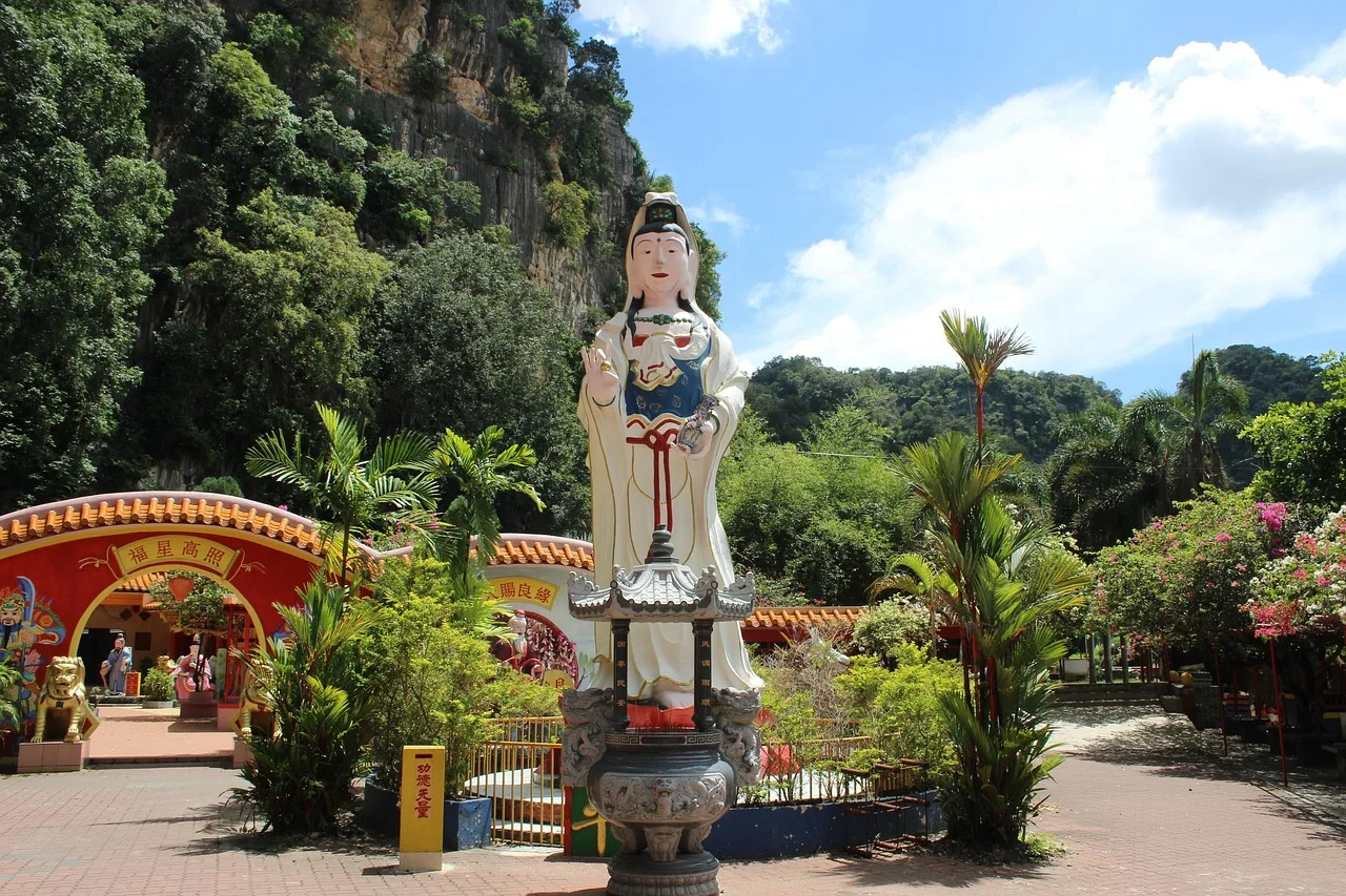 Ipoh temple architecture and cultural attractions Malaysia